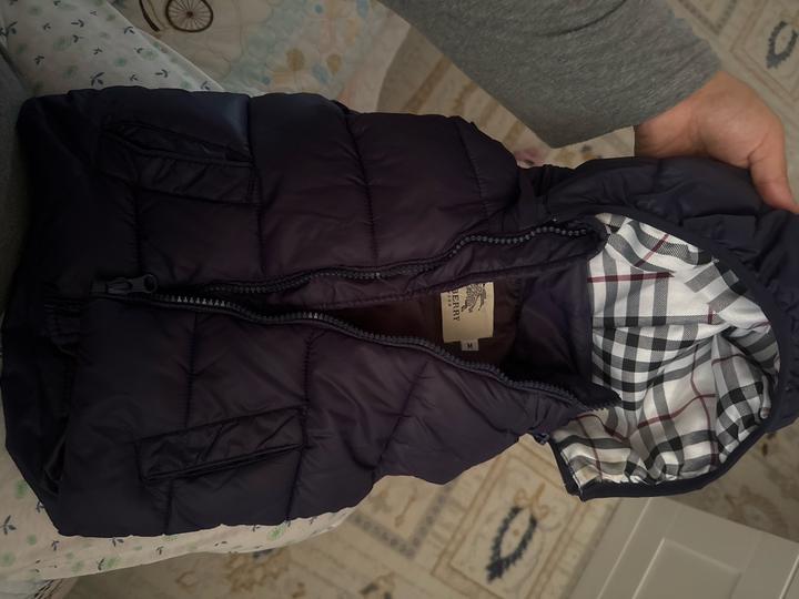 Жилет Burberry