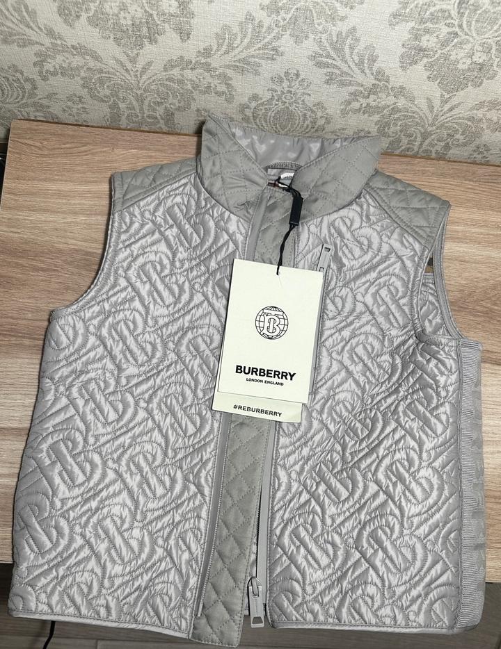 Жилет Burberry