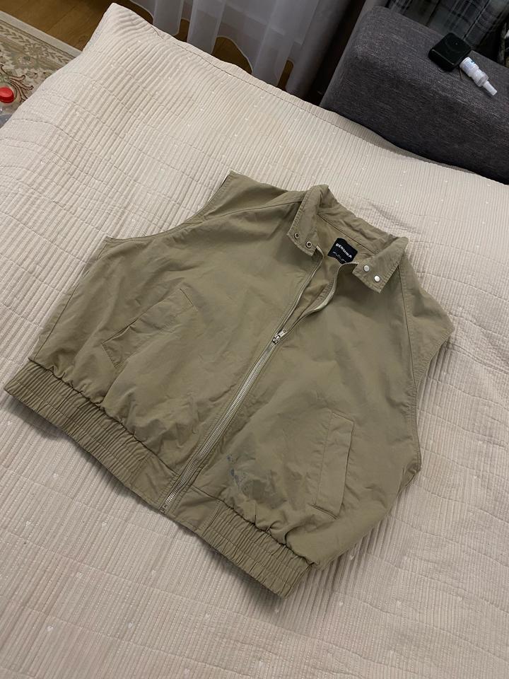 Жилетка Bershka