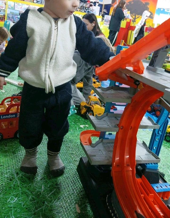 Продам костюм шерстяной (состояние идеальное)