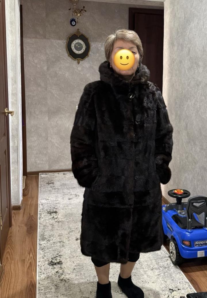 Продам шубу с капюшоном