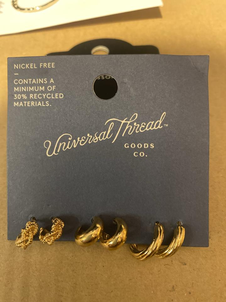 Набор сережек Universal Thread