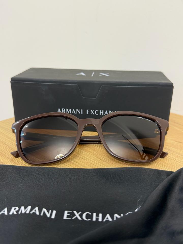 Солнцезащитные очки Armani Exchange унисекс