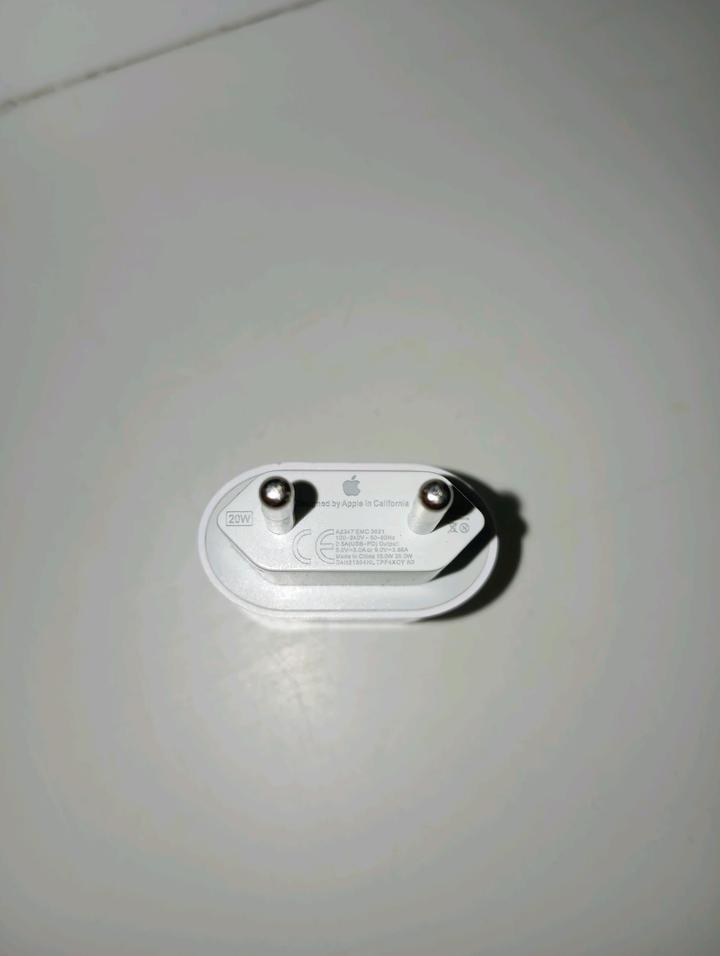 Apple Ақ зарядка для айфон 20W