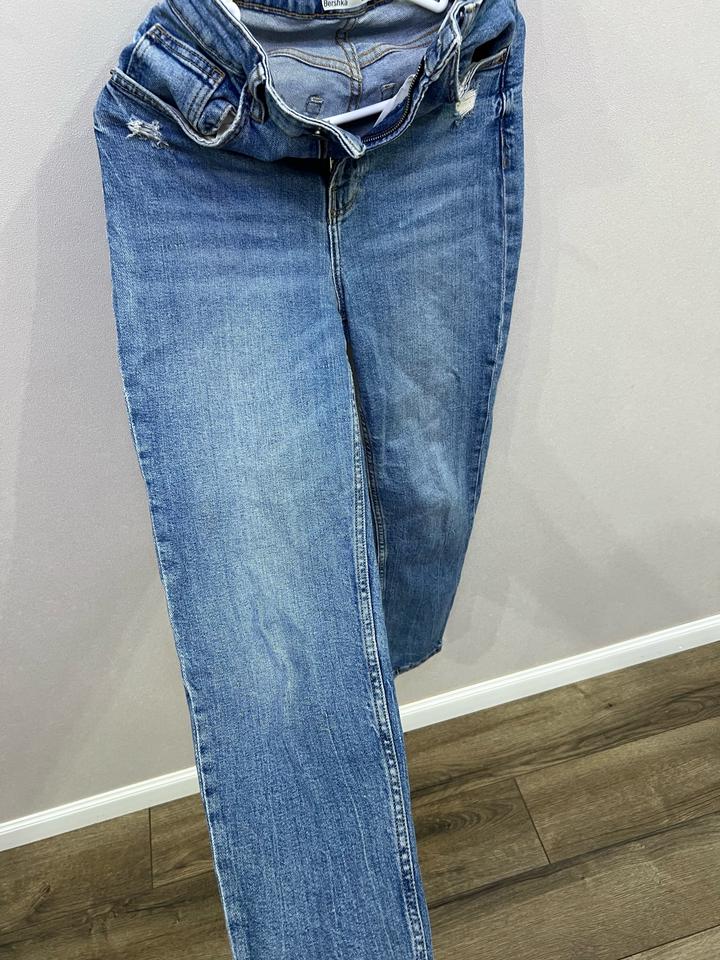 Джинсы Bershka
