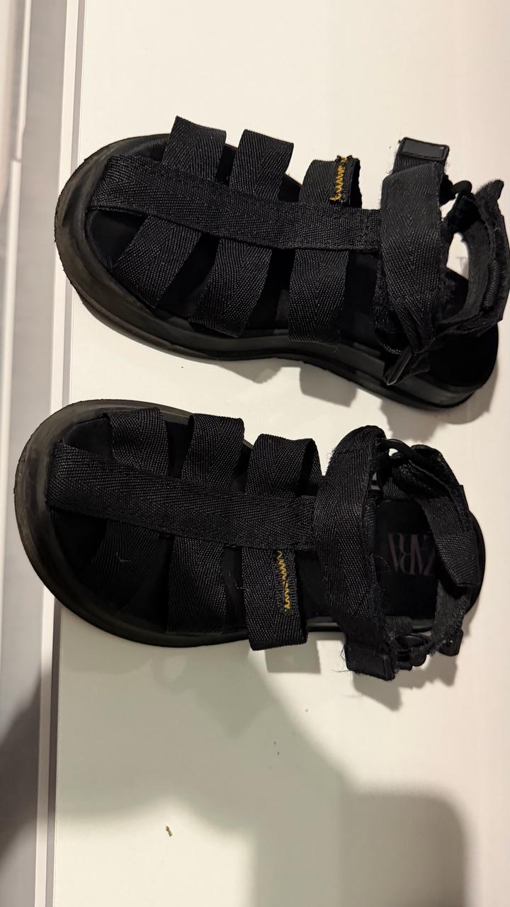 Сандалии ZARA
