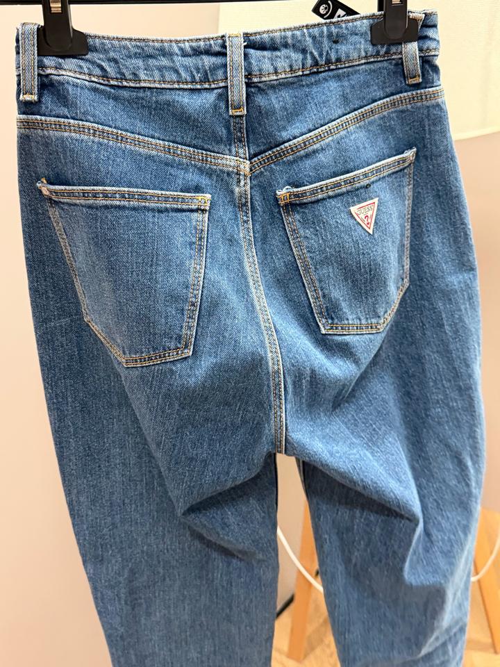 Джинсы GUESS с высокой посадкой,