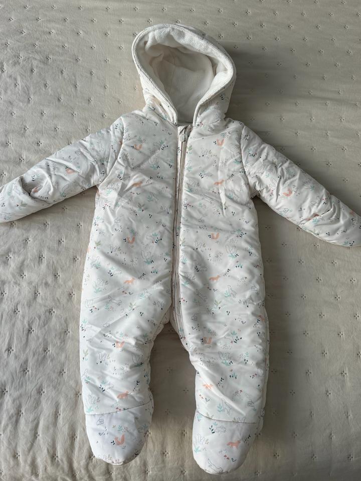Демисезонный комбинезон mothercare