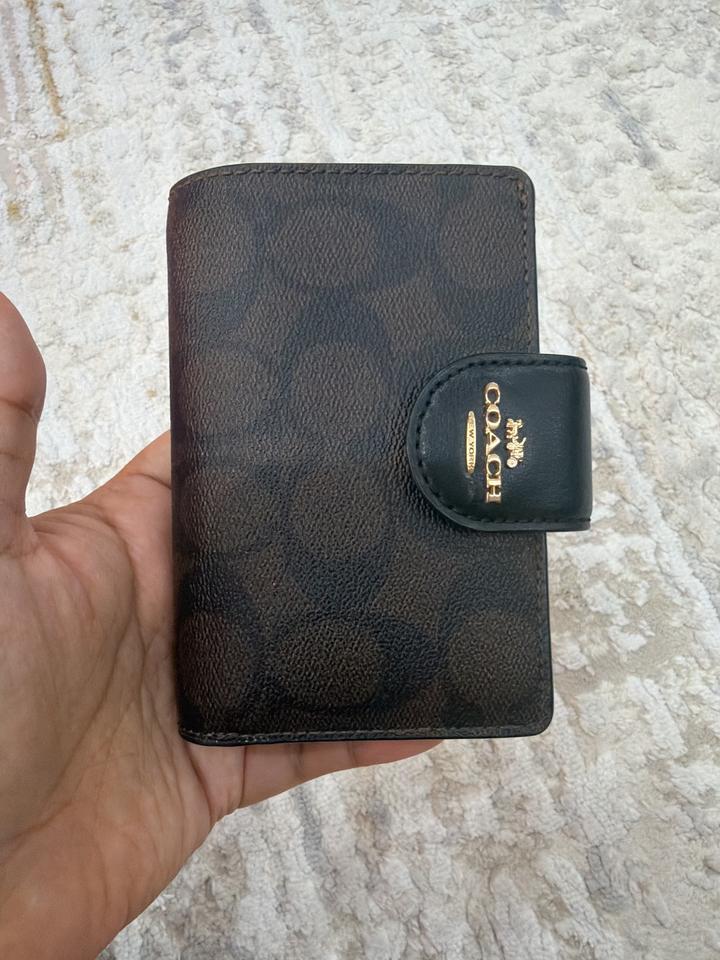 Кошелек Coach с отделением для карт и окном