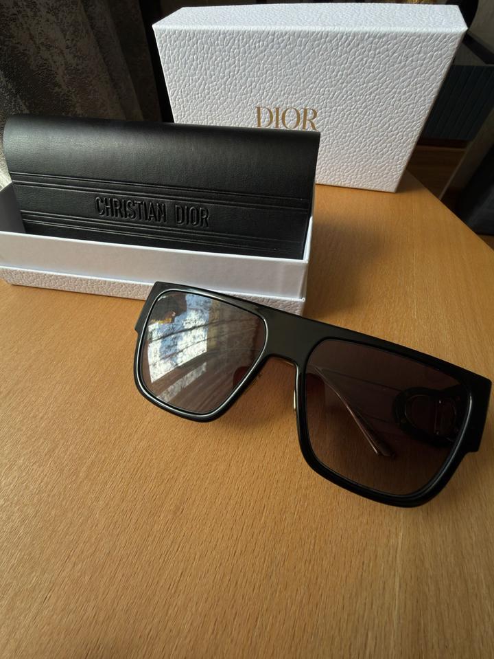 Солнцезащитные очки Christian Dior