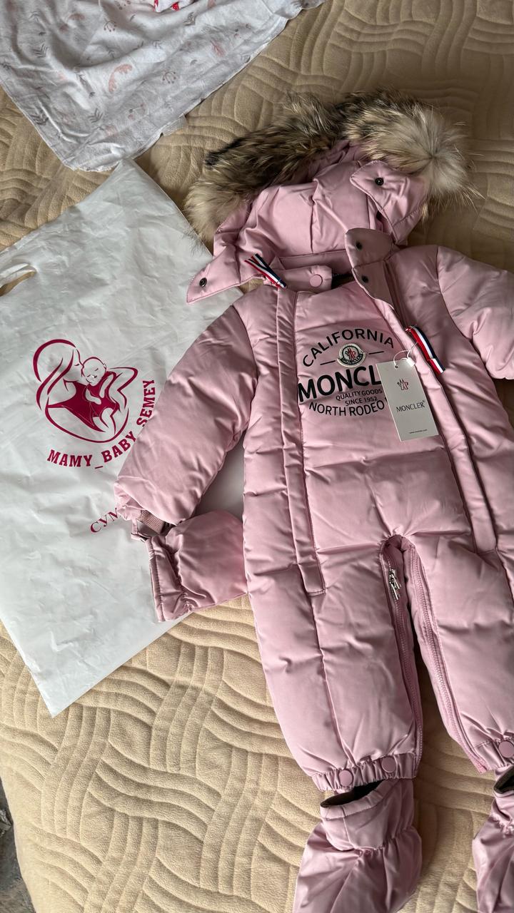Зимний комбинезон Moncler для девочки