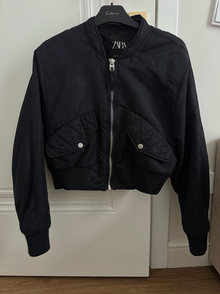 Укороченный бомбер ZARA
