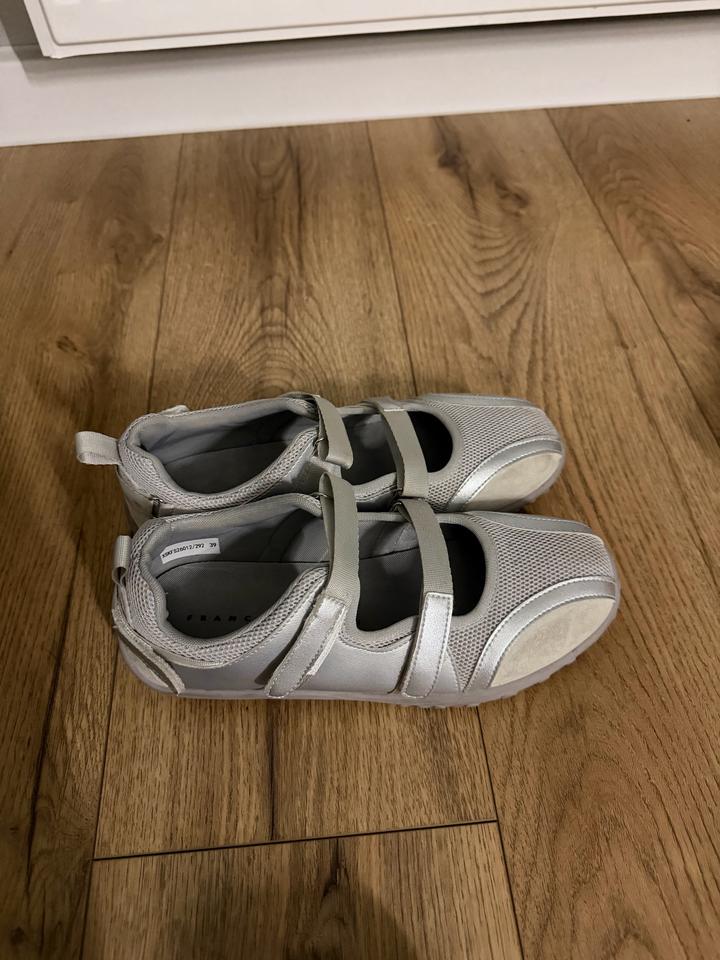 Bottega Veneta Балетки серые с липучками и сеткой