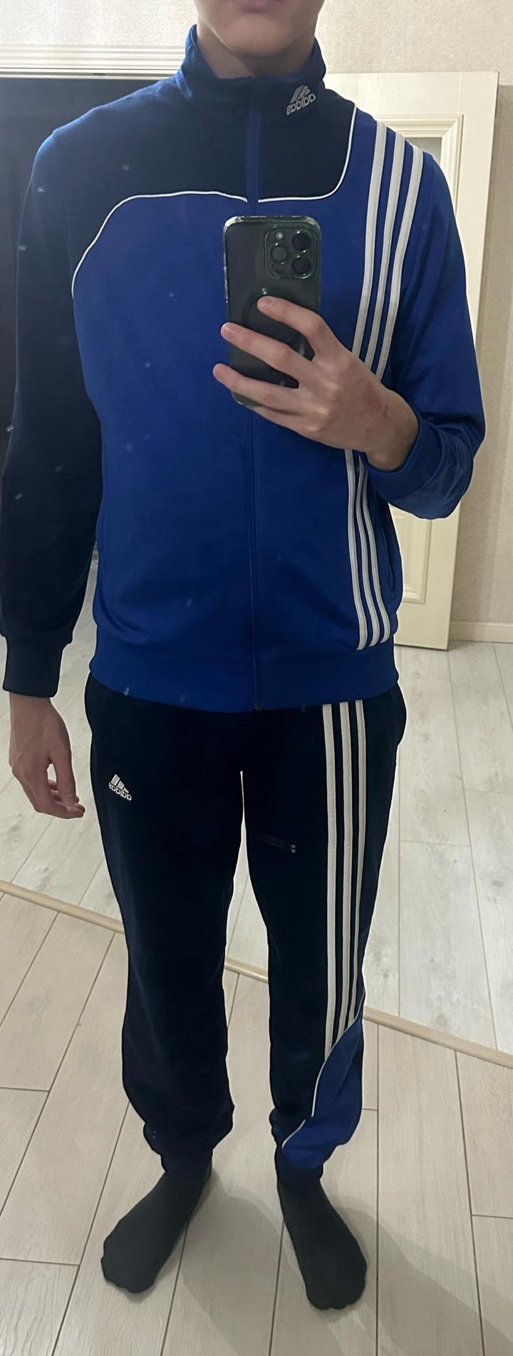Спортивный костюм adidas