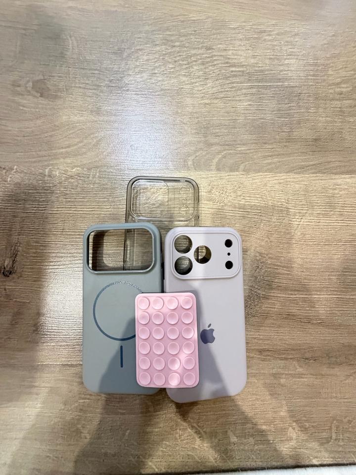 Чехлы для iPhone 17 pro