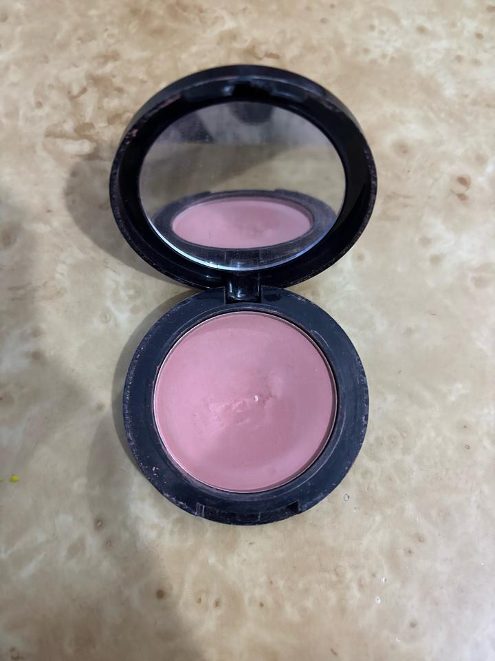 Румяна cosmetics