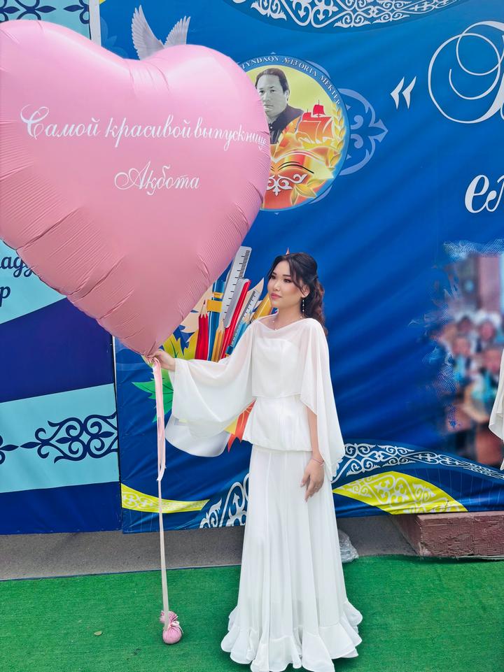 Белая юбка и корсет