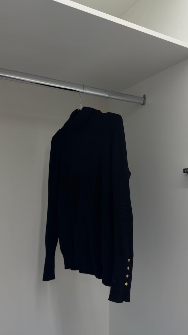 Черная водолазка ZARA