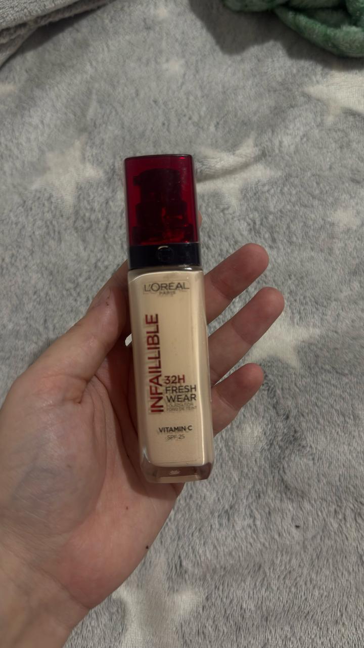 Loreal Paris Тональный крем  Loreal 32H Fresh Wear 30 мл