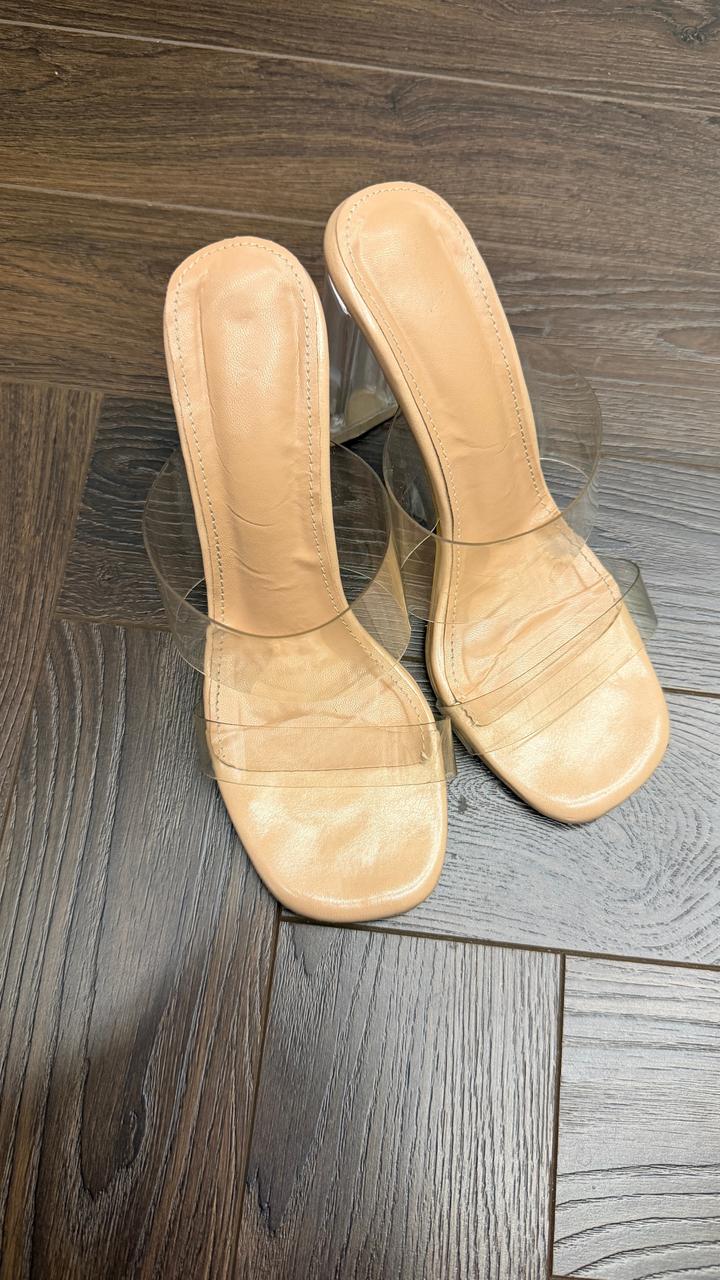 Босоножки Zara 37 размер на каблуках