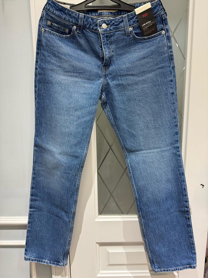 Джинсы Levi's