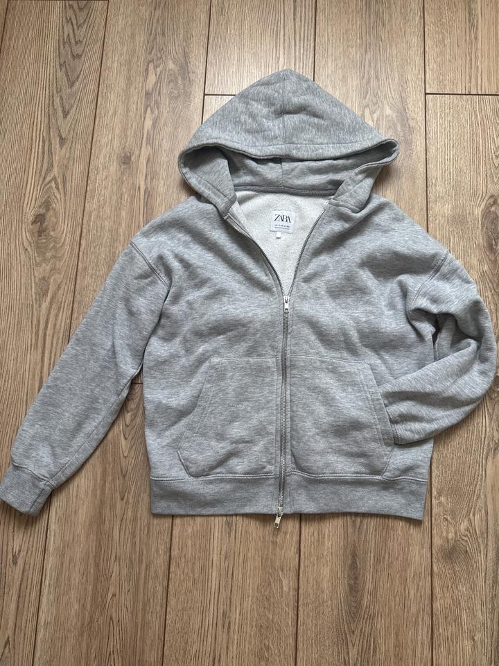 ZARA худи на молнии
