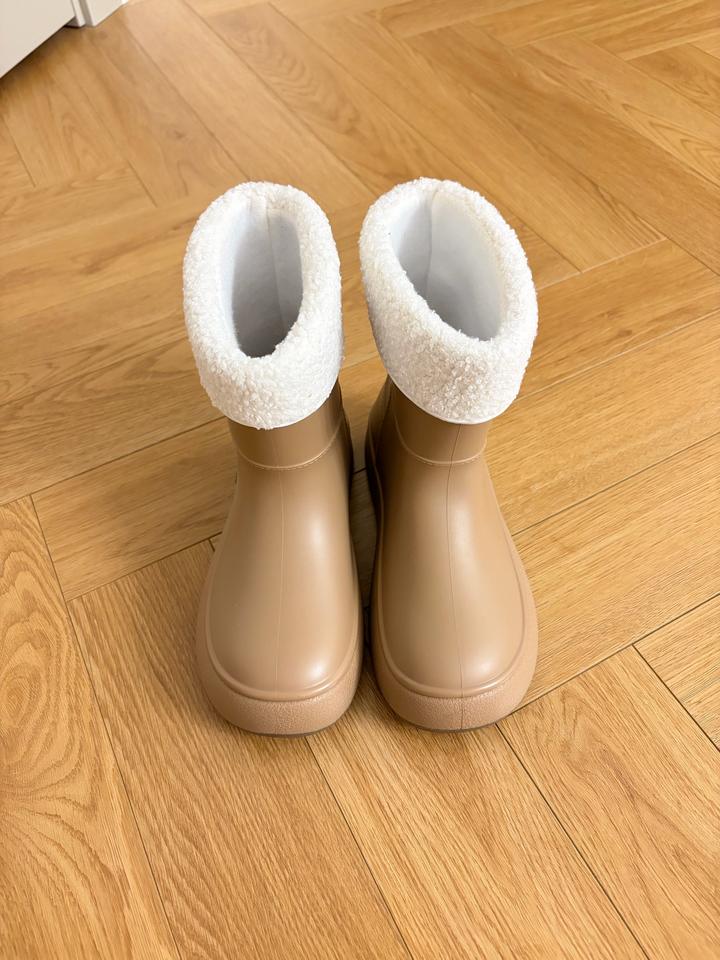 Резиновые сапоги