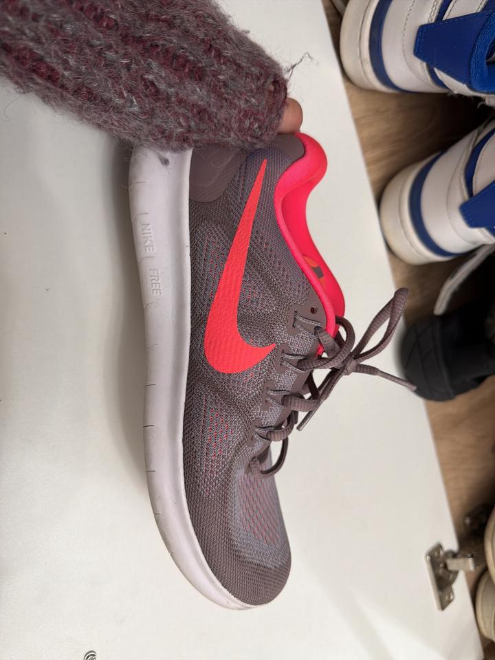 Кроссовки Nike