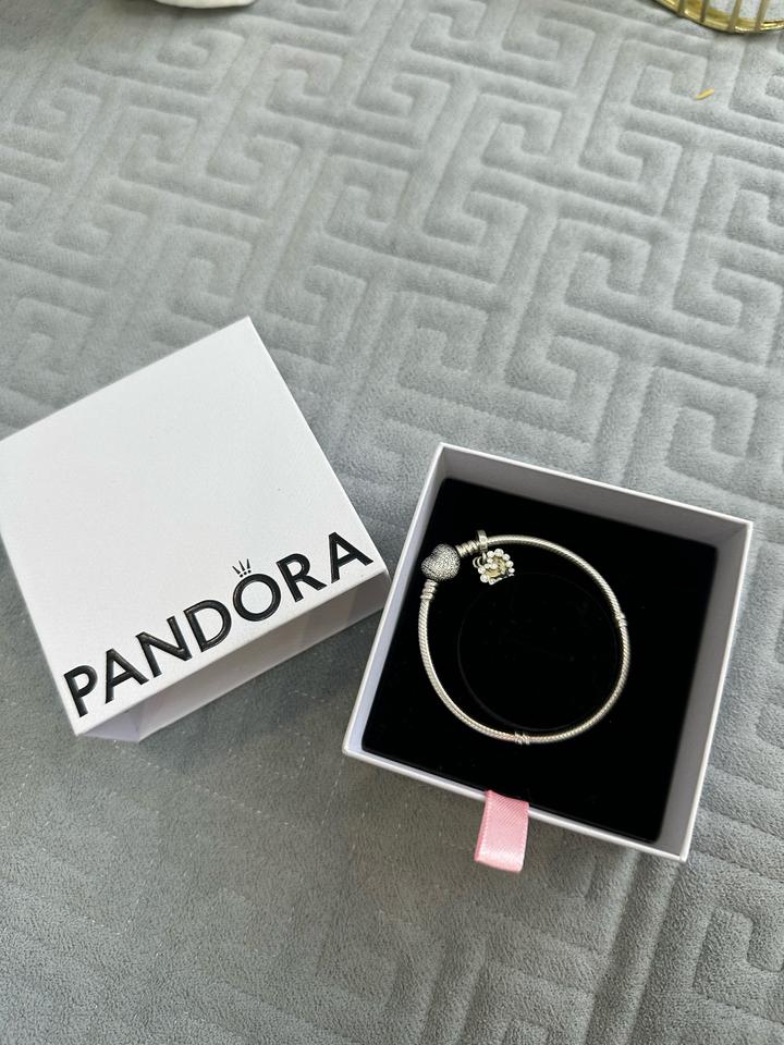Браслет Pandora с шармами