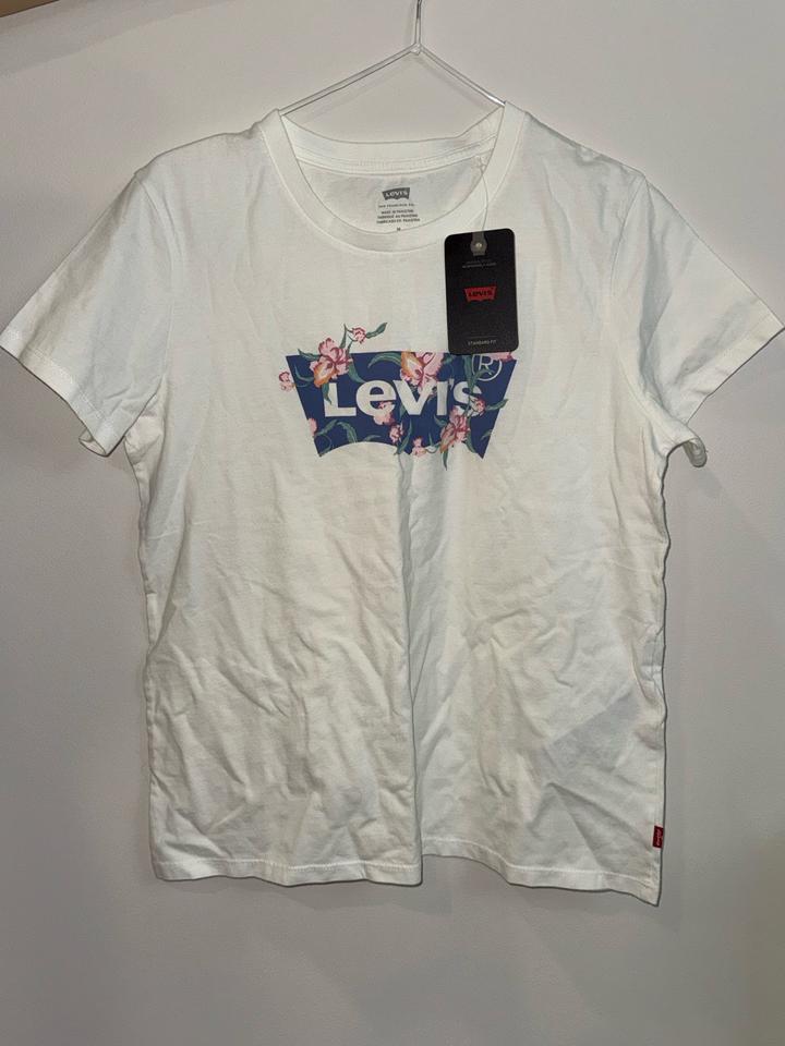 Футболка Levi's