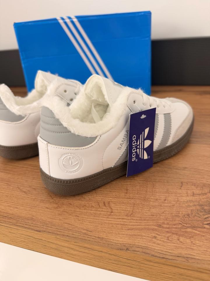 Кроссовки adidas Samba