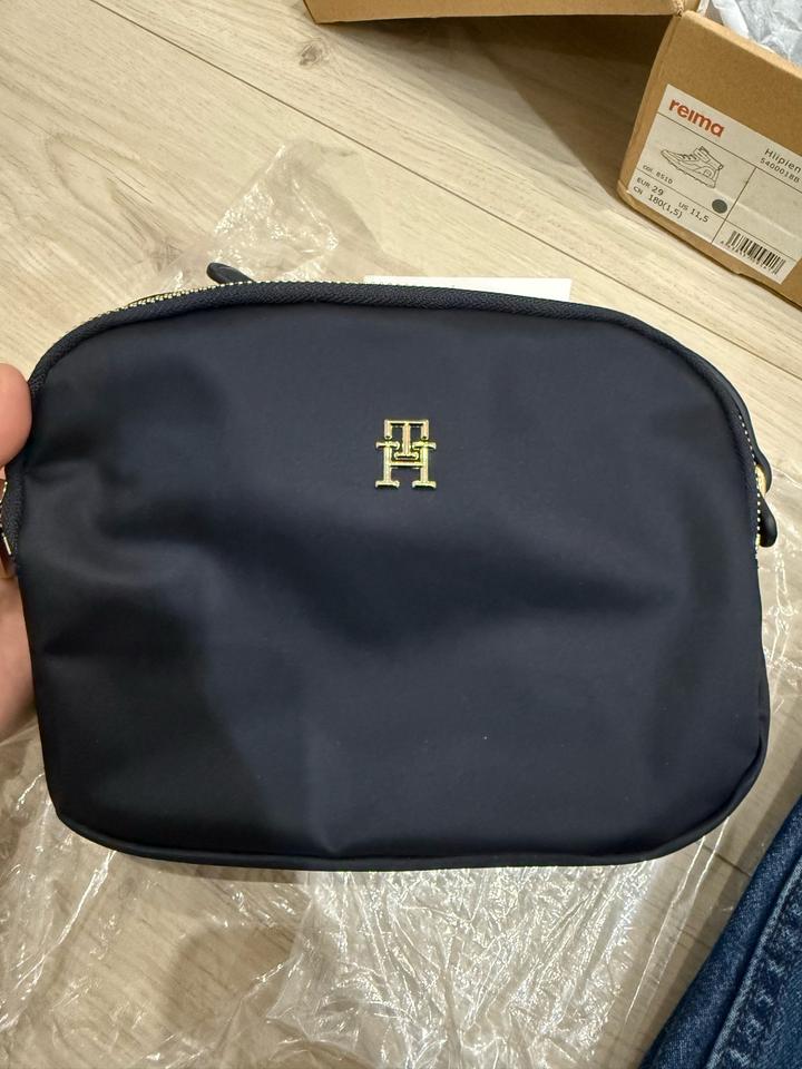 Сумка кросс-боди Tommy Hilfiger