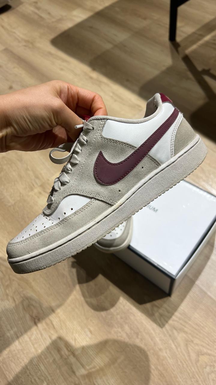 Кроссовки Nike