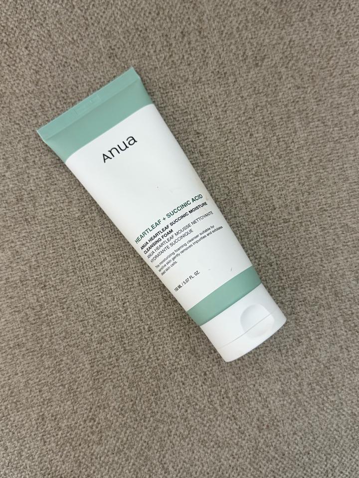 Anua Очищающая пенка Heartleaf Succinic Acid