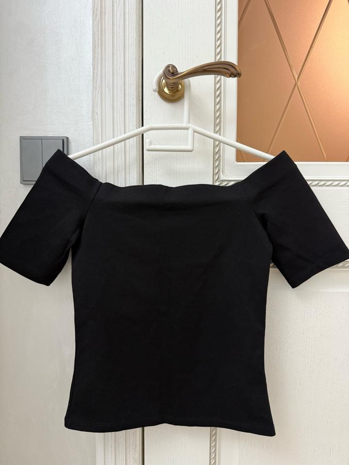 Топ H&M с открытыми плечами