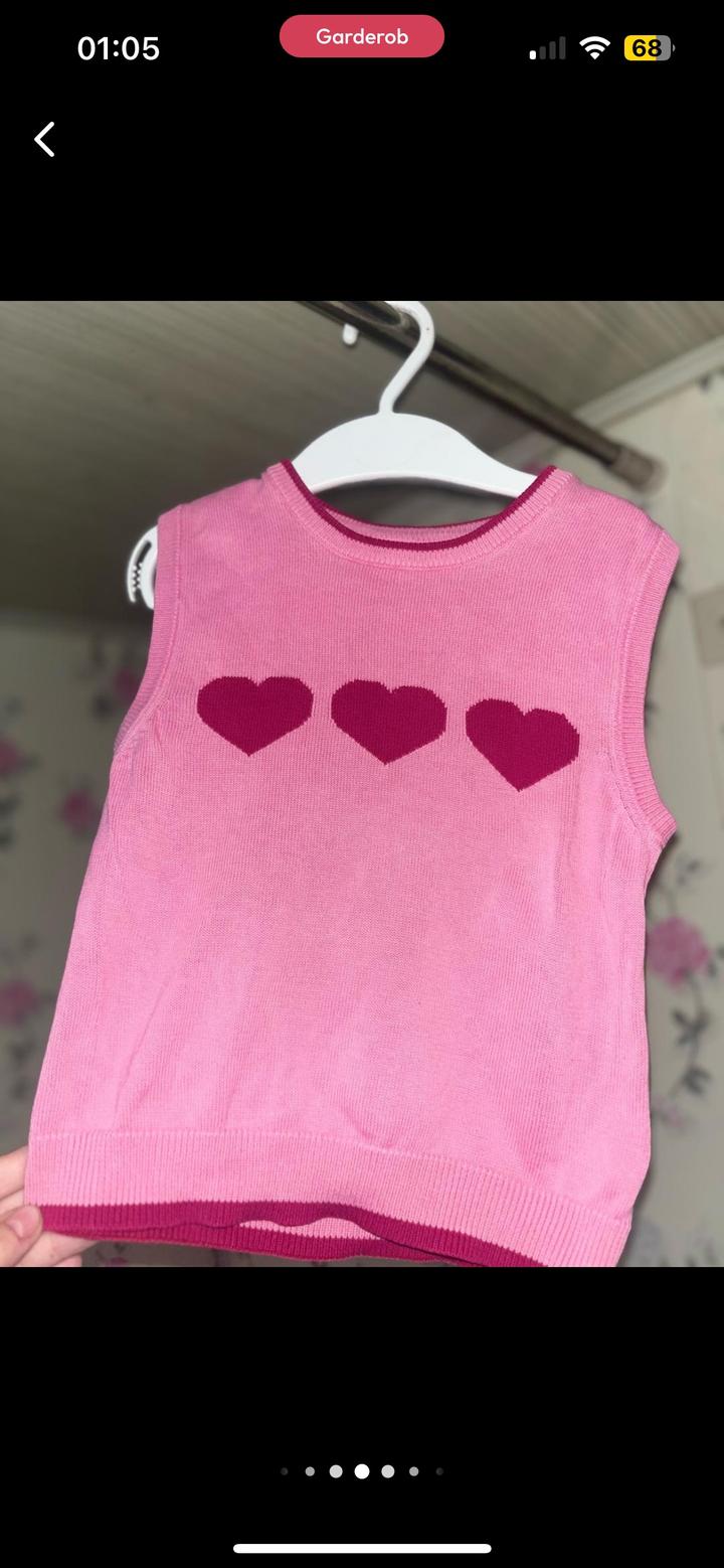 Вязанный жилет для девочки mothercare