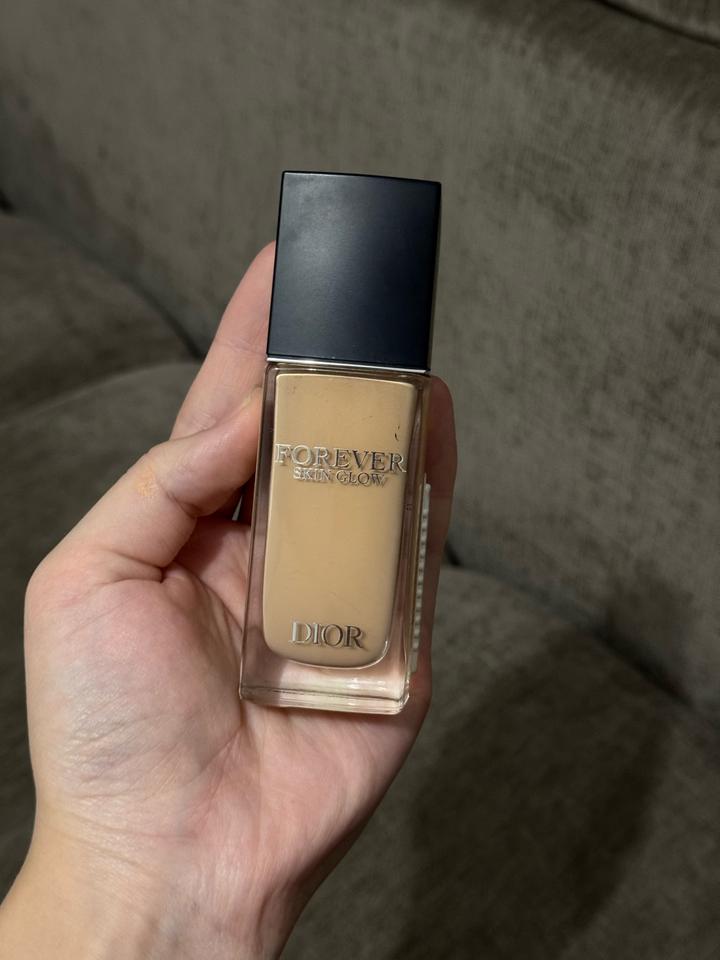 Тональный крем Dior Forever Skin Glow
