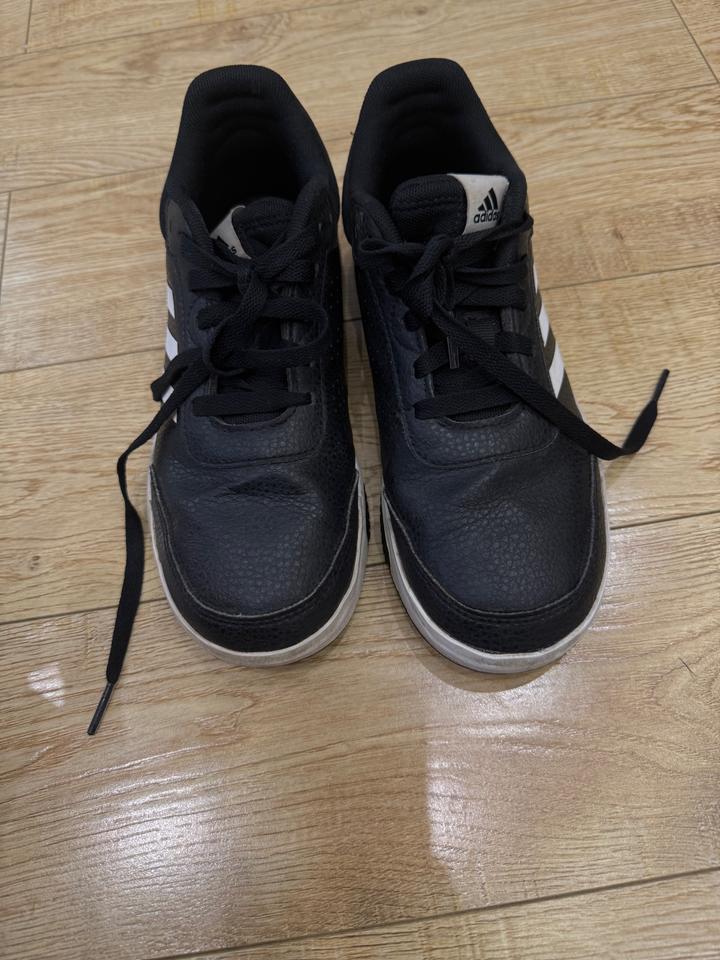 Кроссовки adidas