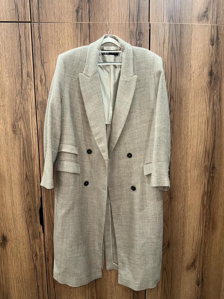 Zara шерстяное пальто