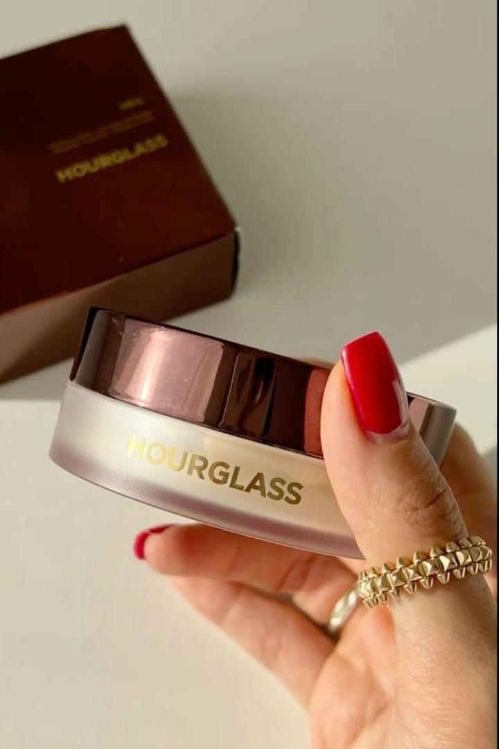 Рассыпчатая пудра Hourglass