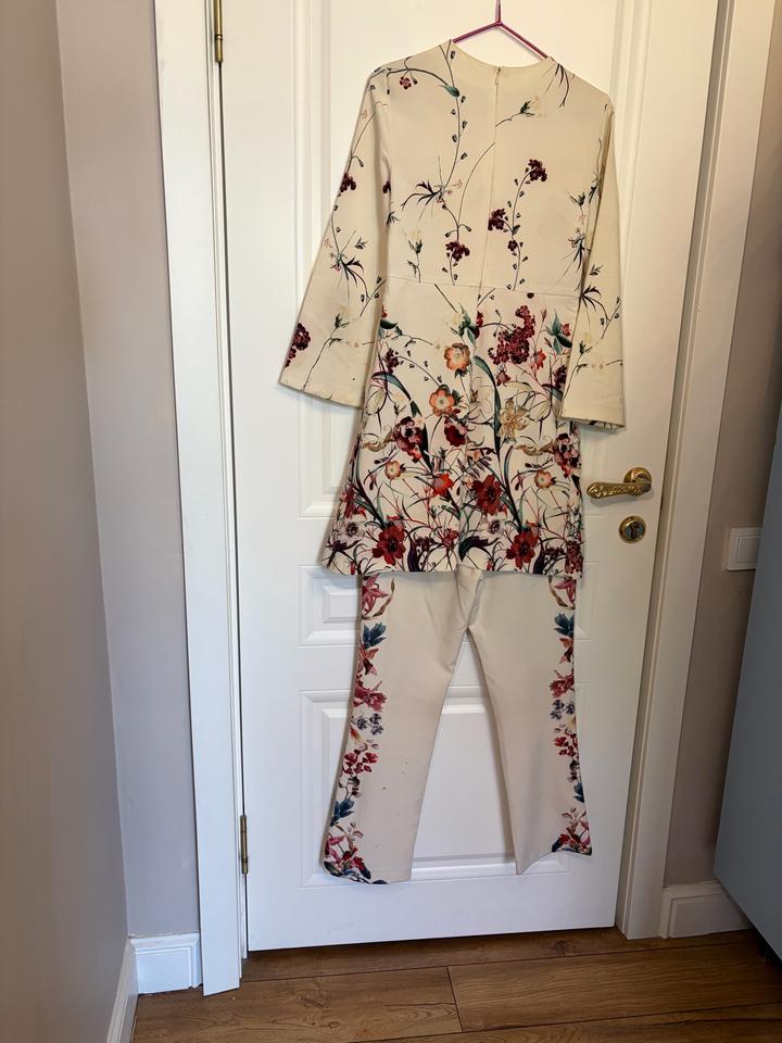 Костюм Zara Woman с цветочным принтом