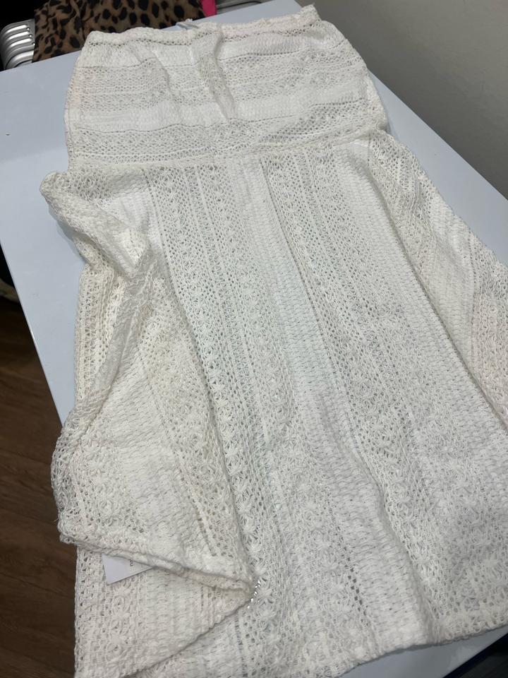 Белая вязаная юбка