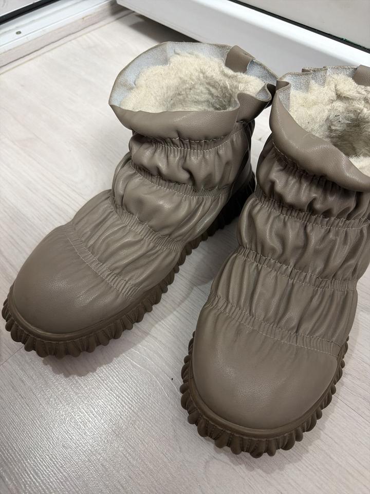 Женские ботинки