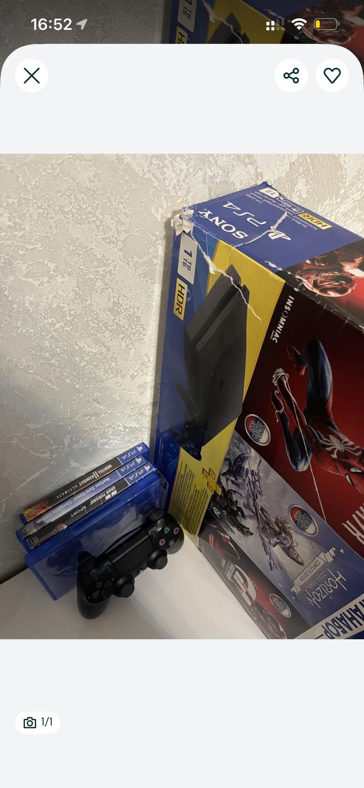 Play Station 4 1TB