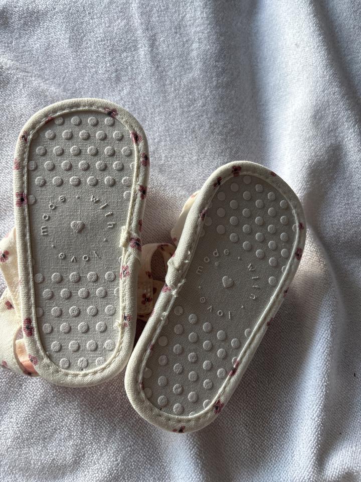 Mothercare Пинетки для девочки