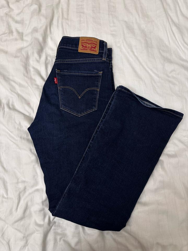 Джинсы Levi's 315 Shaping Bootcut