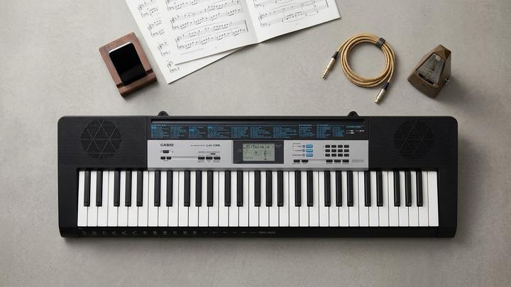 Casio LK-136 с подсветкой+чехол