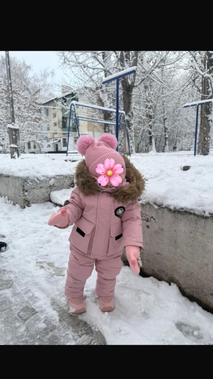 Зимний комбинезон для девочки