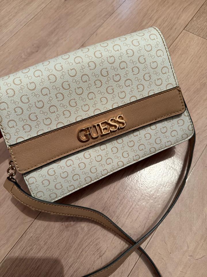 Сумка GUESS