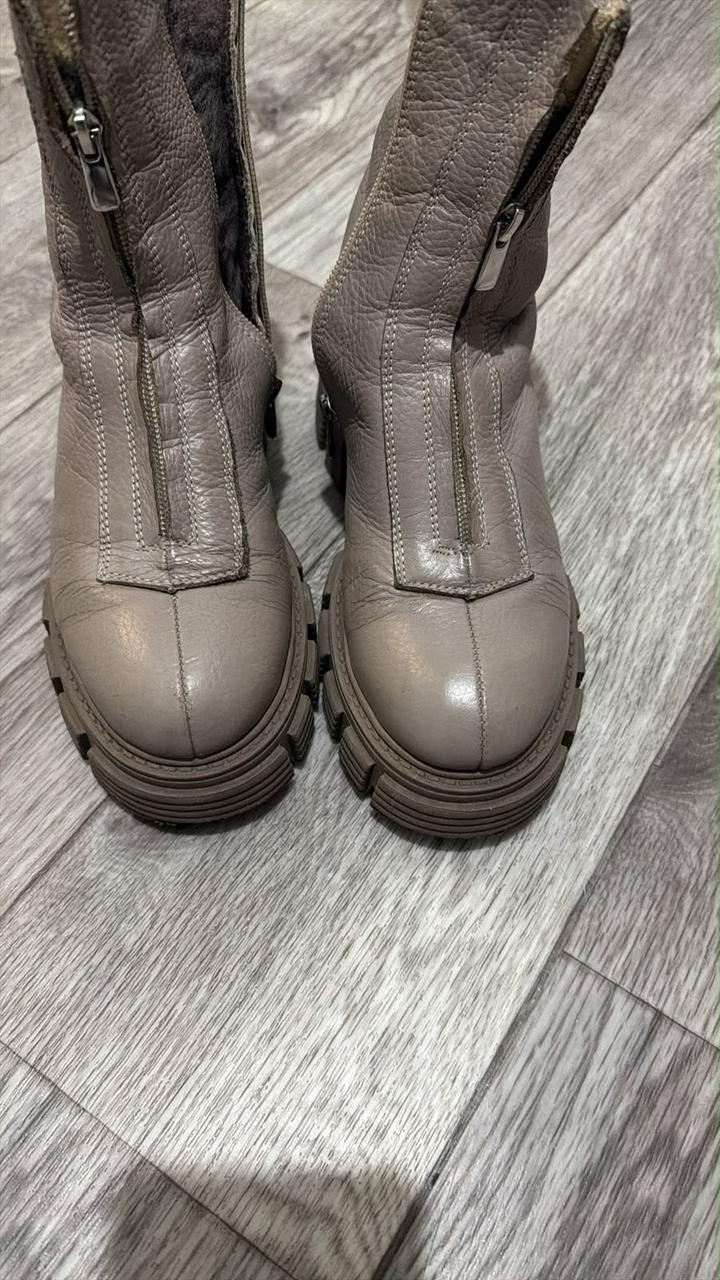 Женские кожаные ботинки